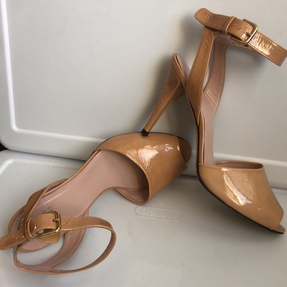 Stuart Weitzman UNIQUE!!! GORGEOUS! Patent leather ankle strap heels - Picture 6 of 8
